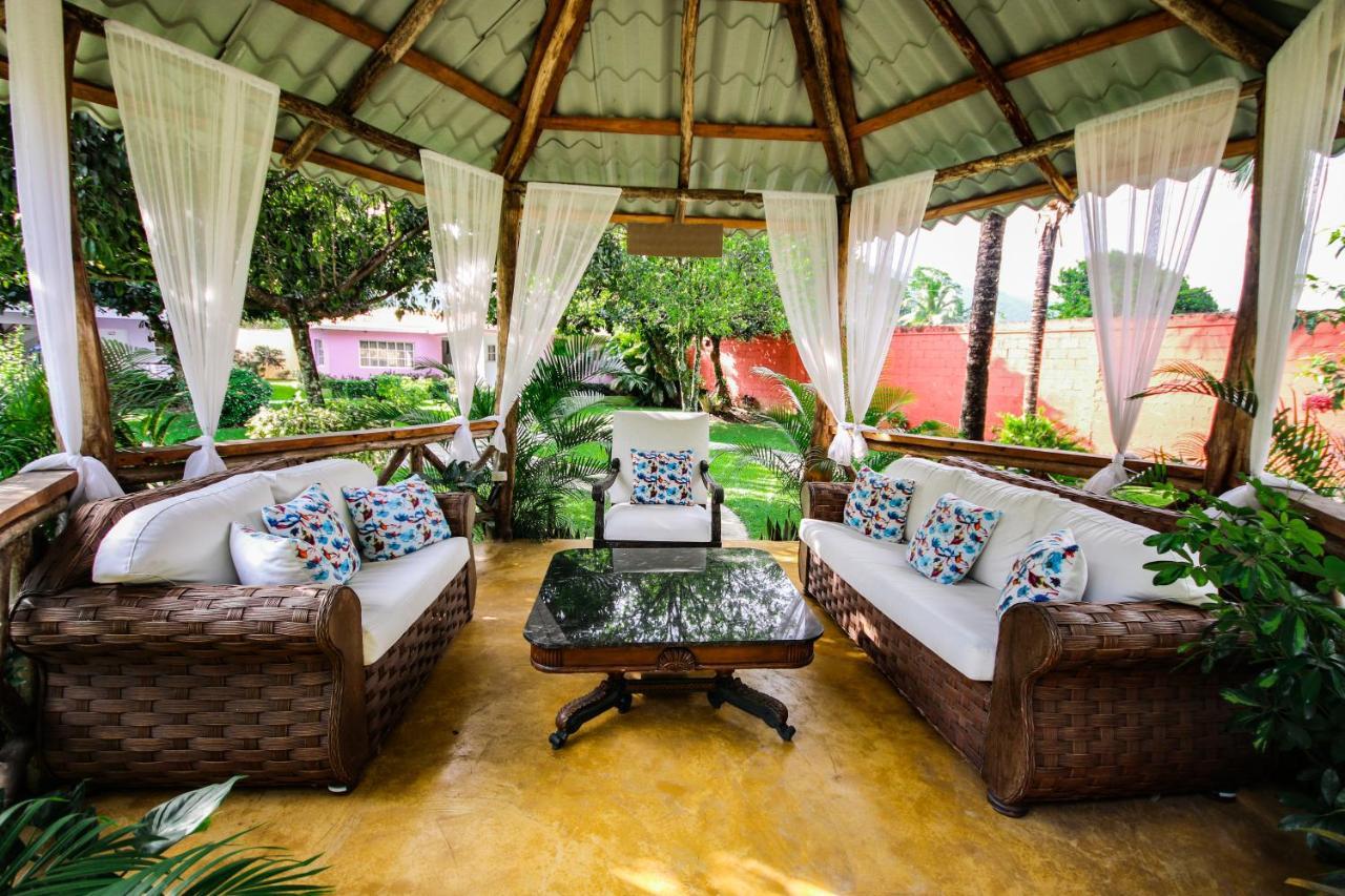 Deluxe Suites Guacamayos - Eco-Lodge & Swimming Pool Bonao Exterior photo