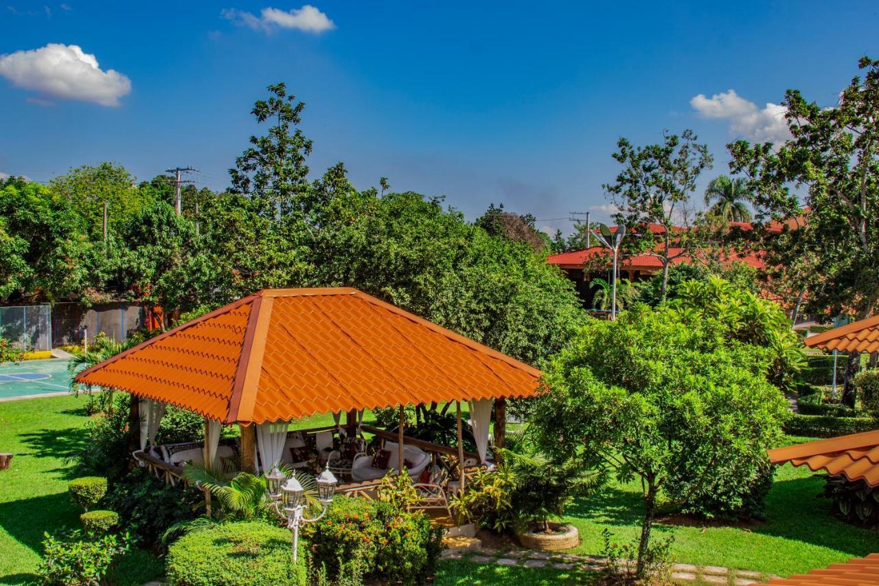 Deluxe Suites Guacamayos - Eco-Lodge & Swimming Pool Bonao Exterior photo