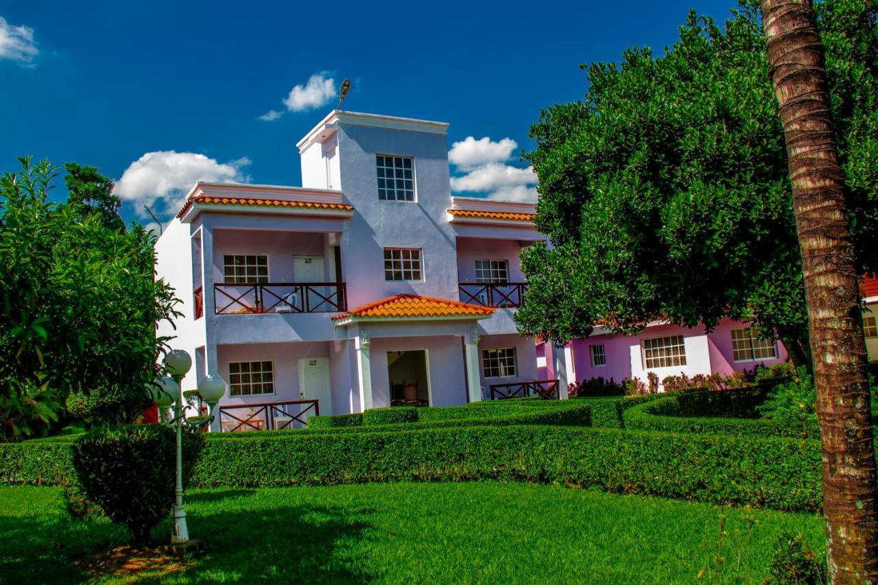 Deluxe Suites Guacamayos - Eco-Lodge & Swimming Pool Bonao Exterior photo