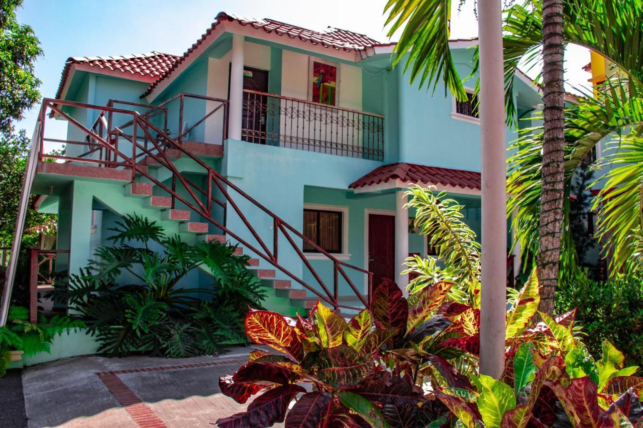 Deluxe Suites Guacamayos - Eco-Lodge & Swimming Pool Bonao Exterior photo