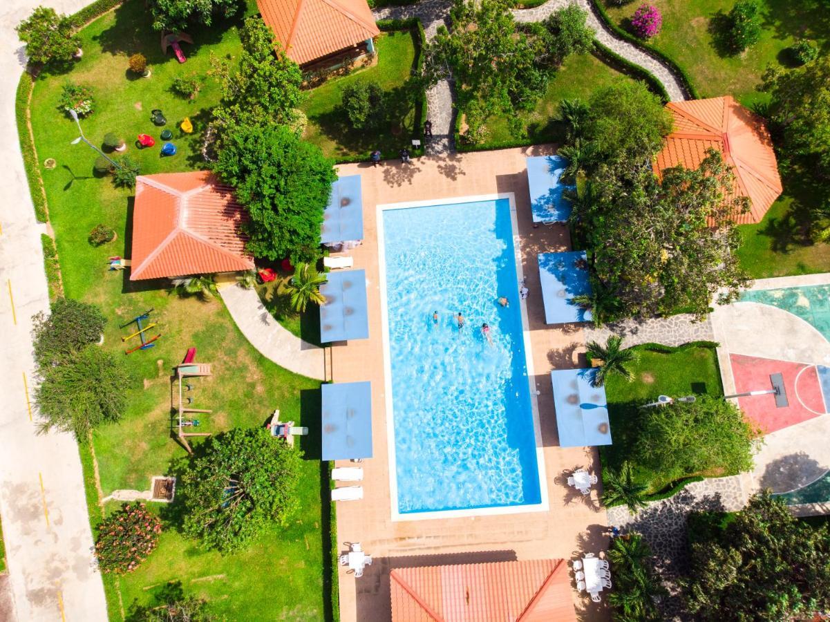 Deluxe Suites Guacamayos - Eco-Lodge & Swimming Pool Bonao Exterior photo